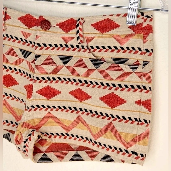 BB Dakota Anita Aztec Pattern Jacquard Textured Shorts Womens Sz 4 Boho Festival - Picture 3 of 7